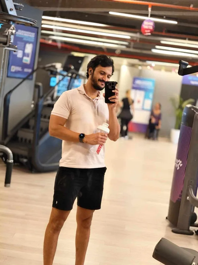 Wellbi Bamboo Polo — soft bamboo polo styled for gym and work